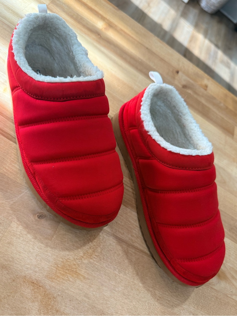 Old Navy Red Quilted Faux-Sherpa Lined Slippers